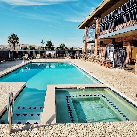 Claridge Inn - St. George Bagian luar foto