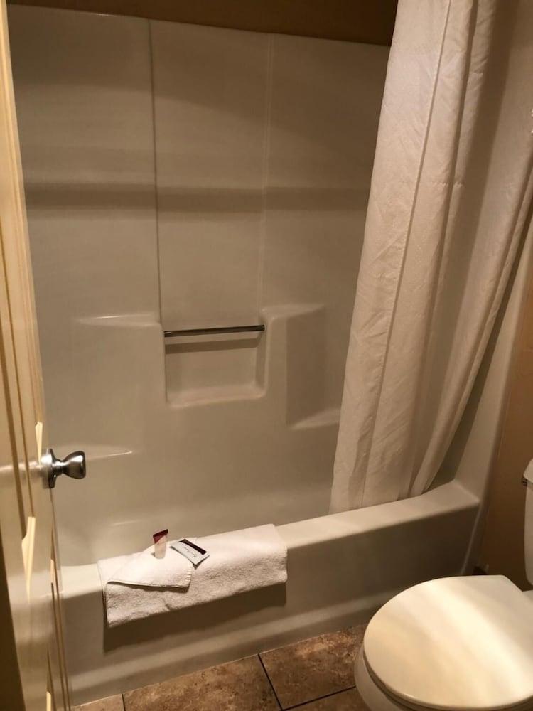 Claridge Inn - St. George Bagian luar foto