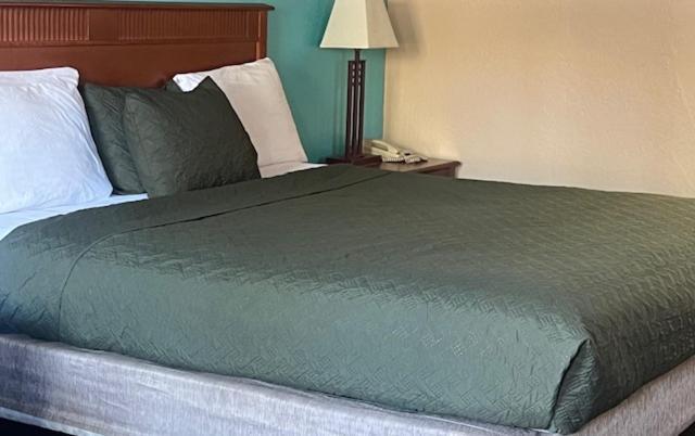 Claridge Inn - St. George Bagian luar foto