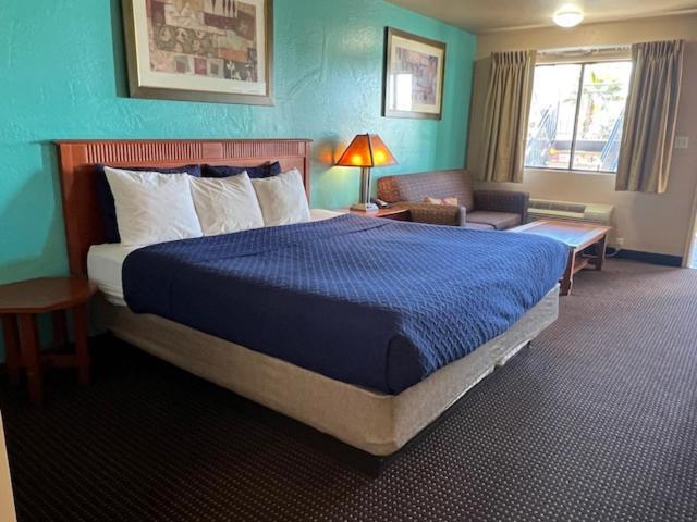 Claridge Inn - St. George Bagian luar foto