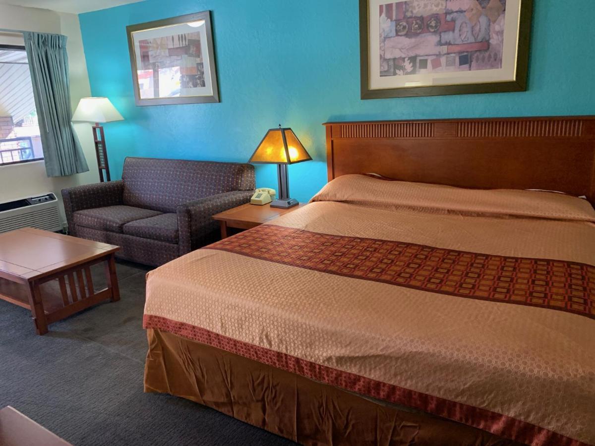 Claridge Inn - St. George Bagian luar foto