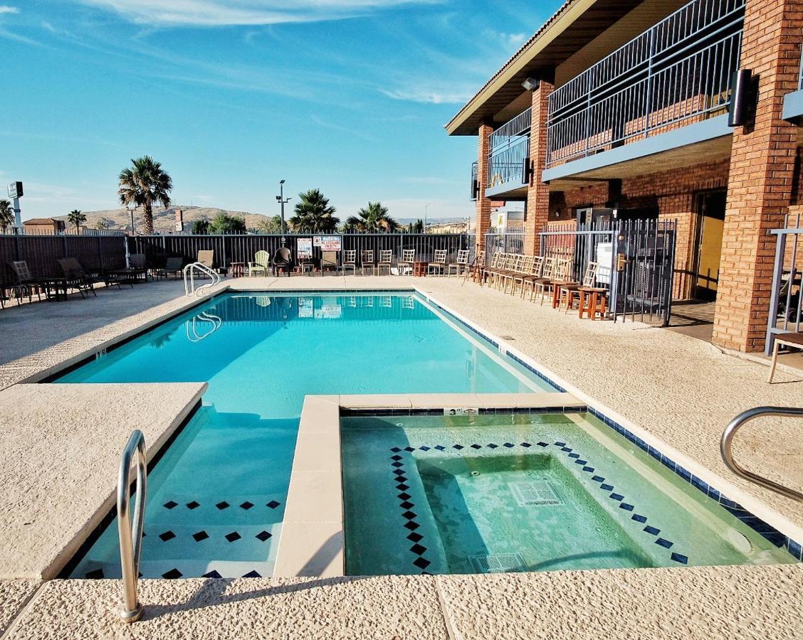 Claridge Inn - St. George Bagian luar foto